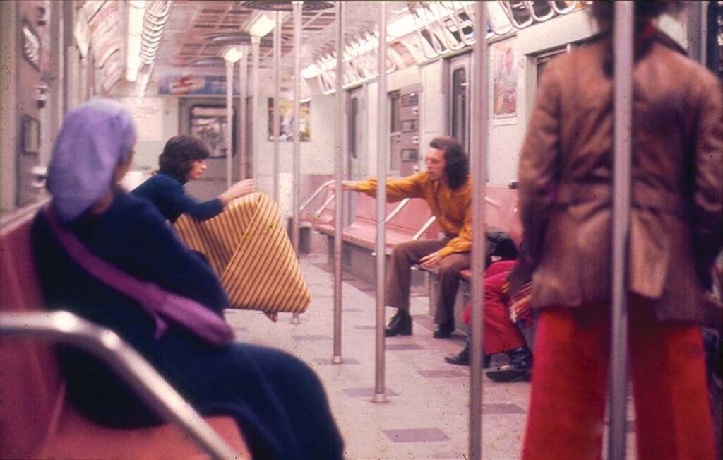 Parangolé Cape 30 en el metro de Nueva York, 1972
